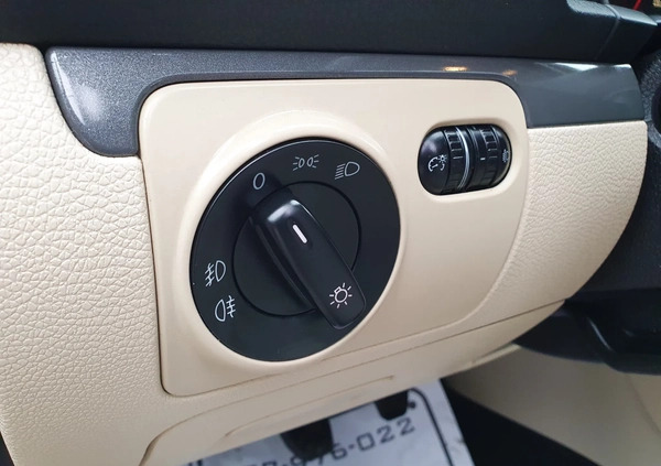 Volkswagen Eos cena 25700 przebieg: 180000, rok produkcji 2010 z Tyszowce małe 326